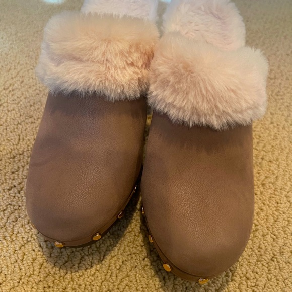 Bamboo Cozy Fur Heeled Clog - Picture 2 of 6